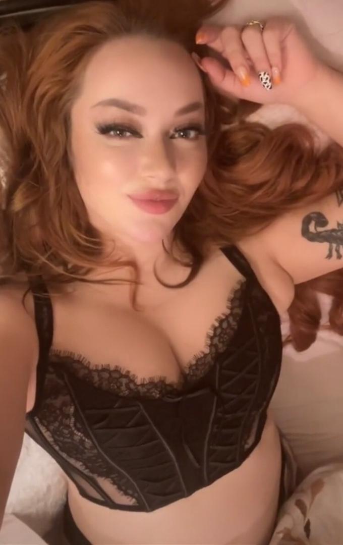 I’m sharon available for hookup hit me up rn so fucking horny